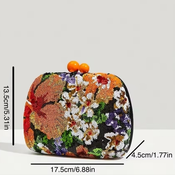 Nwt sequin floral clutch Beaded - Picture 2 of 7